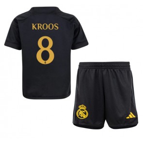 Maillot de foot Real Madrid Toni Kroos #8 Troisième enfant 2023-24 Manches Courte (+ pantalon court)